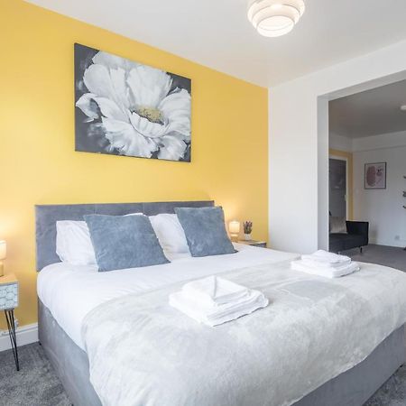 Private Room 5 With Kitchenette By Cb Stays No Minimum Stays CBG Εξωτερικό φωτογραφία
