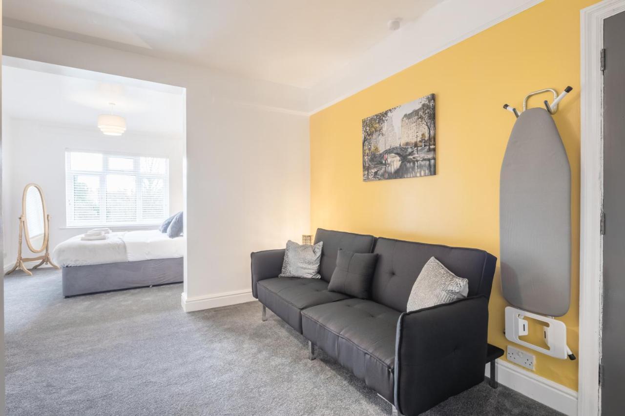 Private Room 5 With Kitchenette By Cb Stays No Minimum Stays CBG Εξωτερικό φωτογραφία