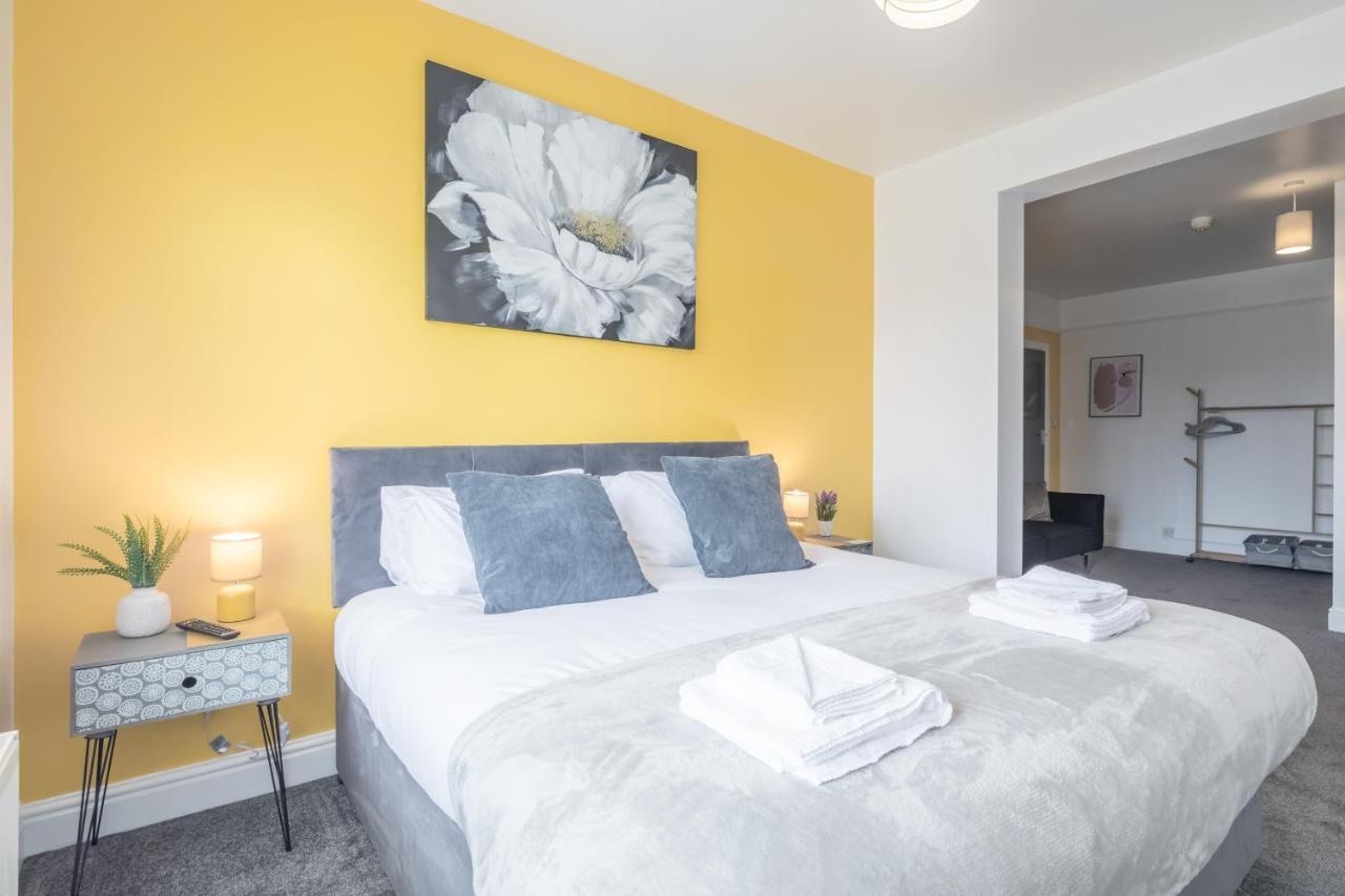 Private Room 5 With Kitchenette By Cb Stays No Minimum Stays CBG Εξωτερικό φωτογραφία